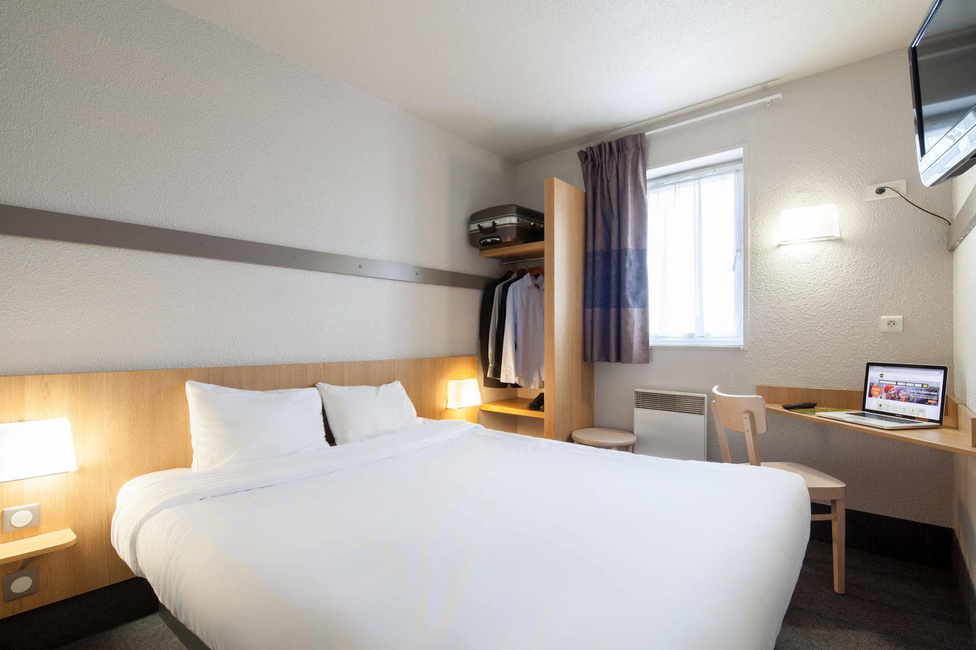 B&B Hotel Calais Centre St Pierre Exterior foto